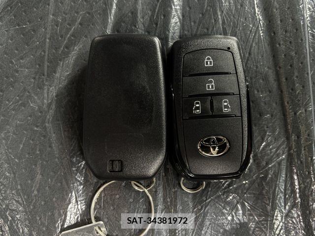 Toyota HIACE VAN 2026-07 8158533-5