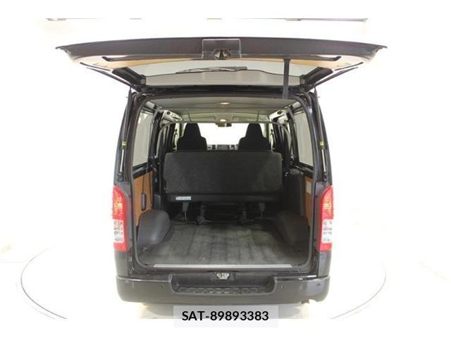 Toyota HIACE VAN 2023-08 8207791-29