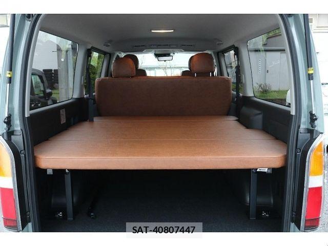 Toyota HIACE VAN 2025-01 8207780-12