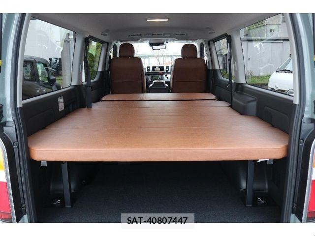 Toyota HIACE VAN 2025-01 8207780-13