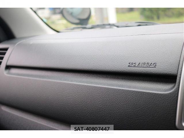 Toyota HIACE VAN 2025-01 8207780-17