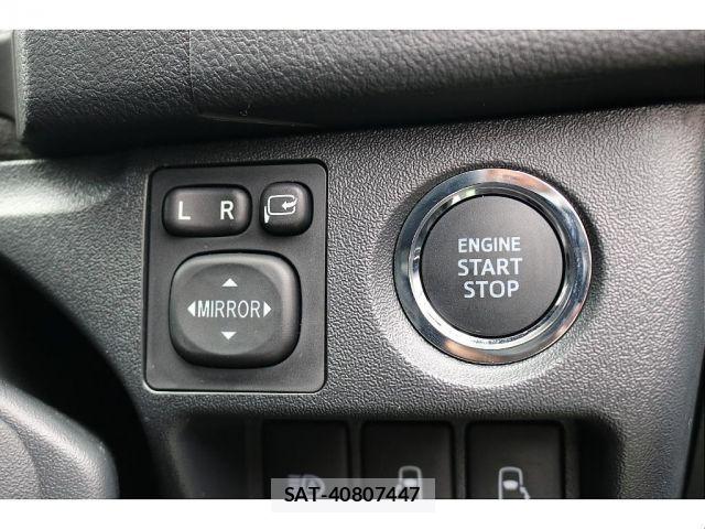 Toyota HIACE VAN 2025-01 8207780-18