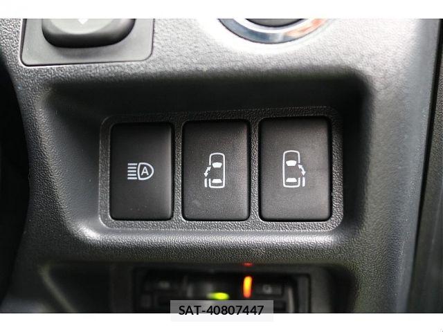 Toyota HIACE VAN 2025-01 8207780-19