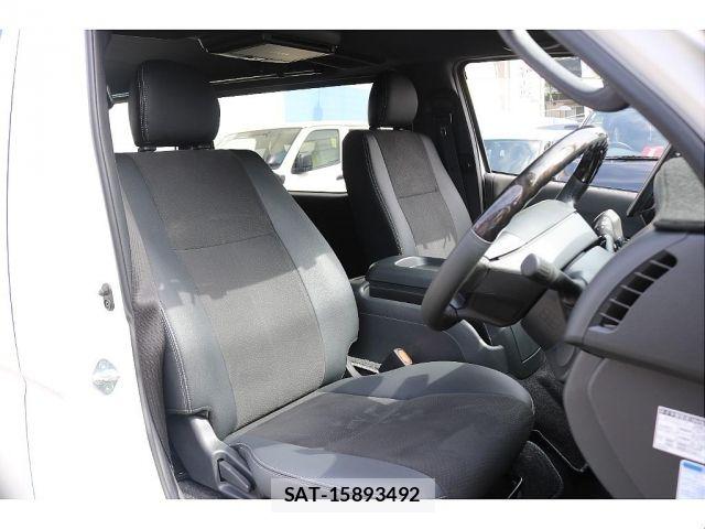 Toyota HIACE VAN 2024-01 8207785-4