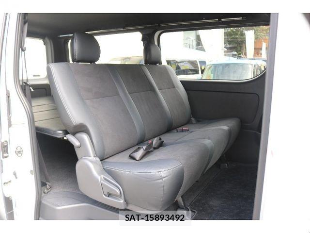 Toyota HIACE VAN 2024-01 8207785-6
