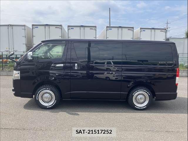 Toyota HIACE VAN 2020-09 8207789-13