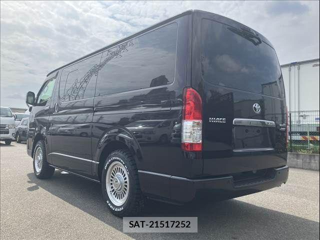 Toyota HIACE VAN 2020-09 8207789-15