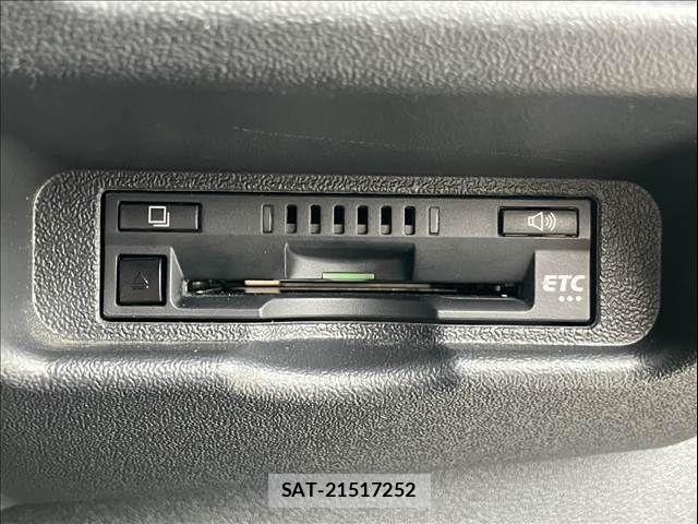 Toyota HIACE VAN 2020-09 8207789-18