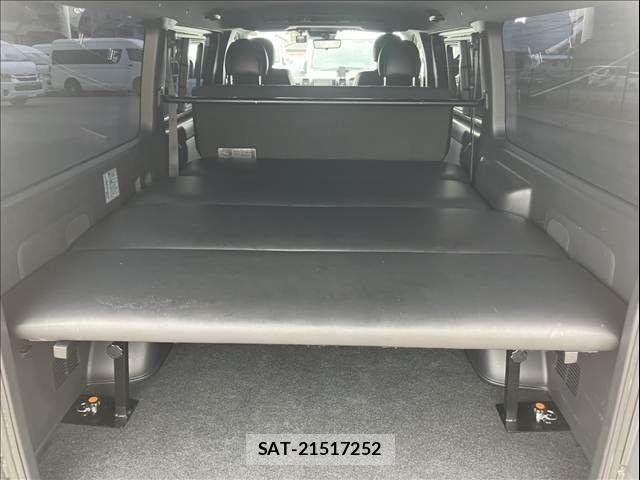 Toyota HIACE VAN 2020-09 8207789-19