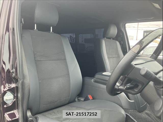 Toyota HIACE VAN 2020-09 8207789-6