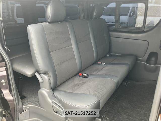 Toyota HIACE VAN 2020-09 8207789-7