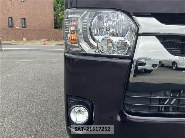Toyota HIACE VAN 2020-09 8207789-8