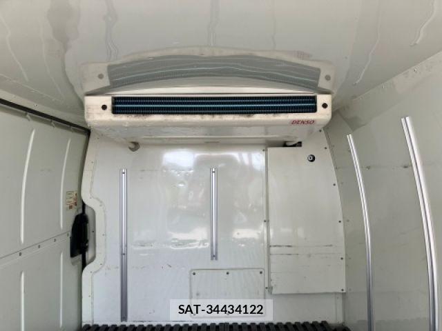 Toyota HIACE VAN 2022-08 8207782-10