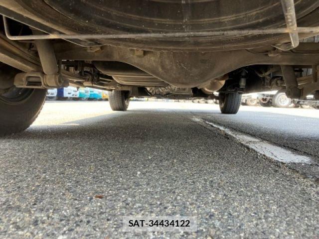 Toyota HIACE VAN 2022-08 8207782-12