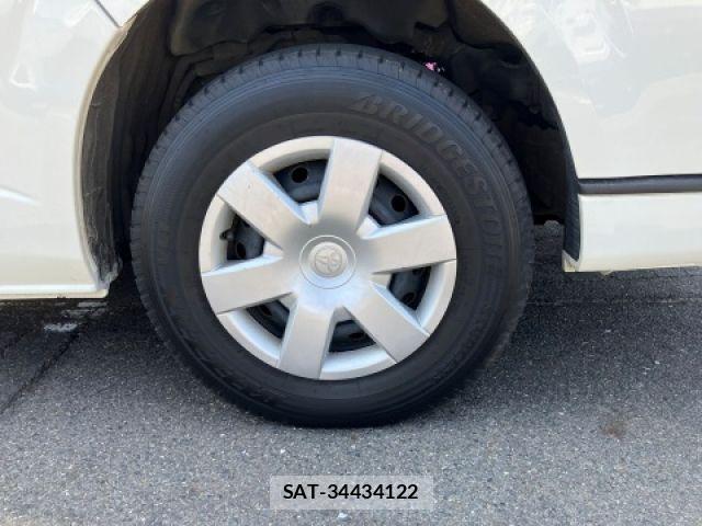Toyota HIACE VAN 2022-08 8207782-13