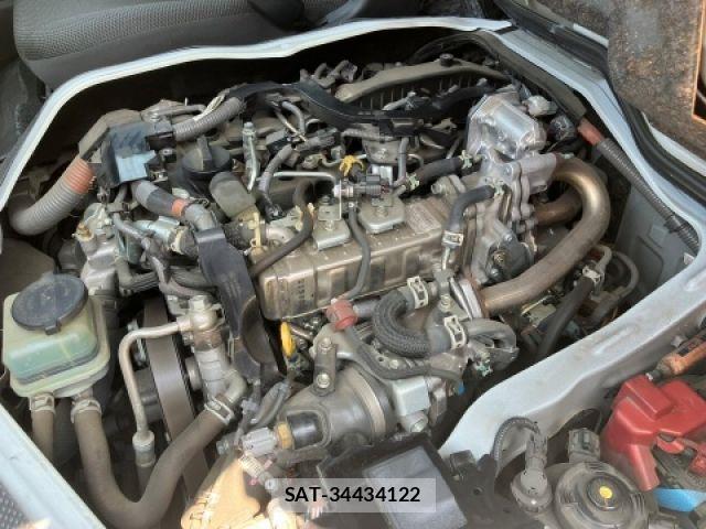 Toyota HIACE VAN 2022-08 8207782-14