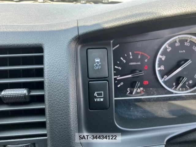 Toyota HIACE VAN 2022-08 8207782-20