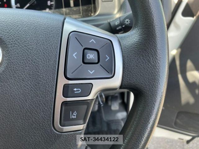 Toyota HIACE VAN 2022-08 8207782-25