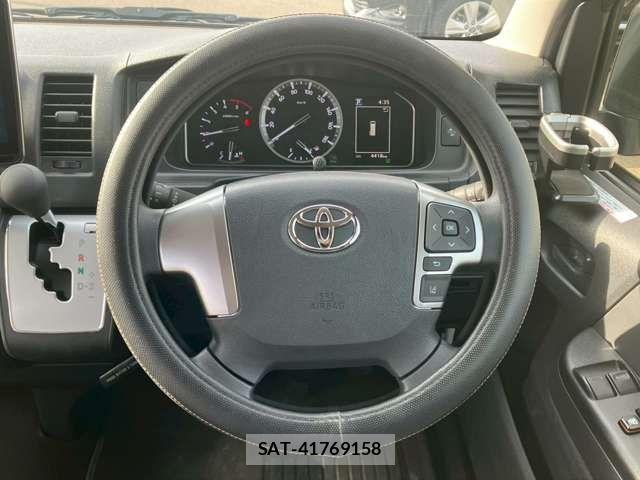 Toyota HIACE VAN 2026-04 8207781-12
