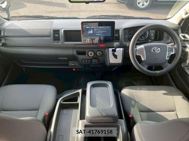 Toyota HIACE VAN 2026-04 8207781-13