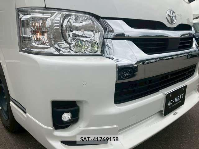 Toyota HIACE VAN 2026-04 8207781-16