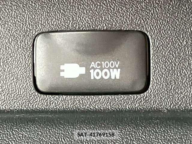 Toyota HIACE VAN 2026-04 8207781-5