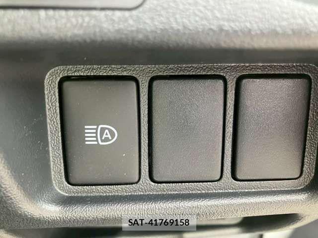 Toyota HIACE VAN 2026-04 8207781-7