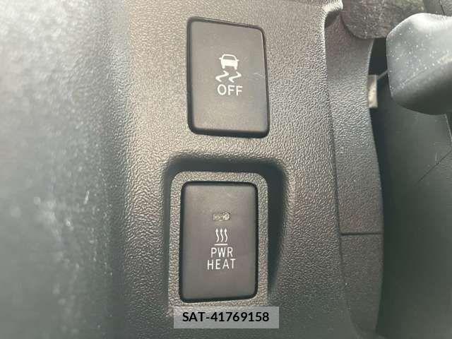 Toyota HIACE VAN 2026-04 8207781-8