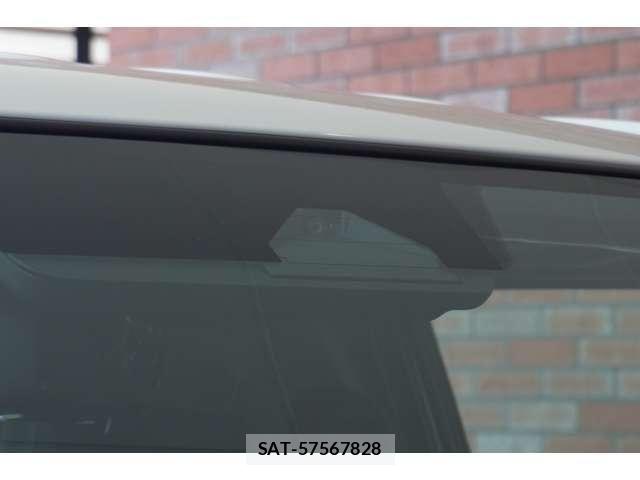 Toyota HIACE VAN 2026-07 8207784-11