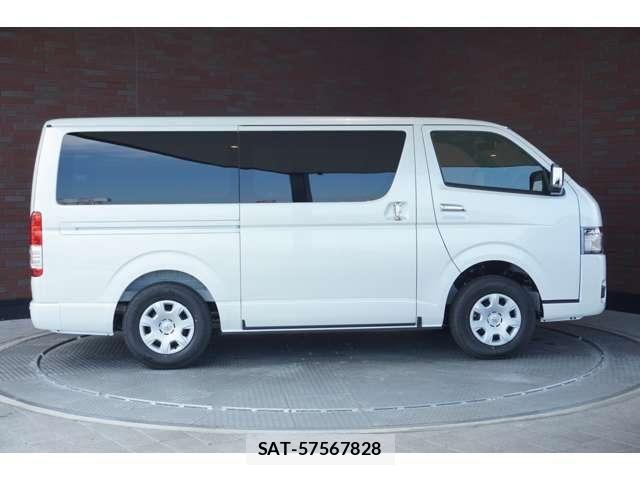 Toyota HIACE VAN 2026-07 8207784-1