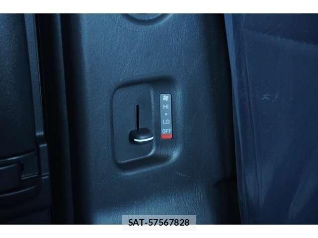 Toyota HIACE VAN 2026-07 8207784-20