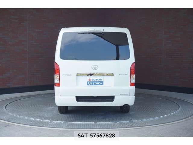 Toyota HIACE VAN 2026-07 8207784-2