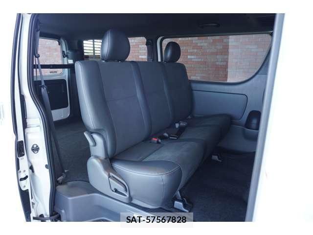 Toyota HIACE VAN 2026-07 8207784-6