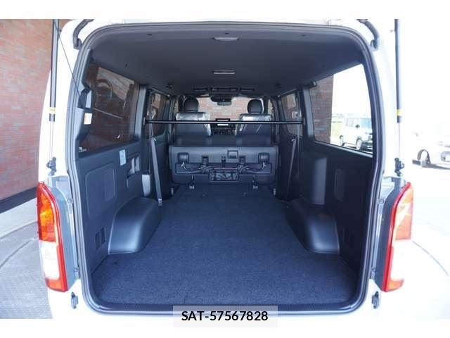 Toyota HIACE VAN 2026-07 8207784-7