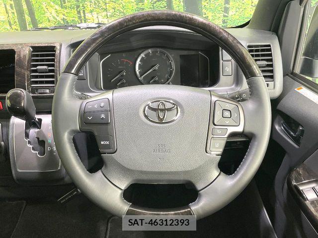 Toyota HIACE VAN 2026-04 8207788-10