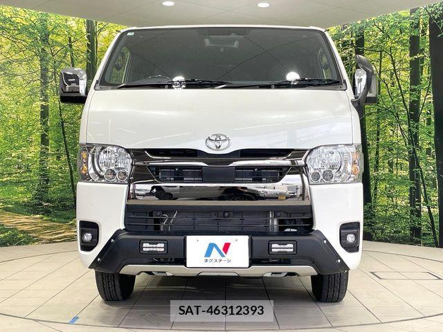 Toyota HIACE VAN 2026-04 8207788-13
