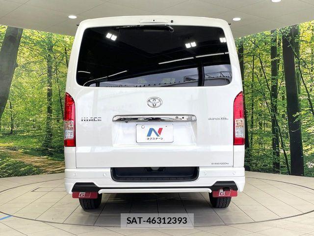 Toyota HIACE VAN 2026-04 8207788-14