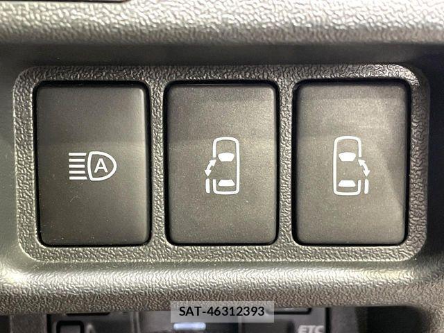 Toyota HIACE VAN 2026-04 8207788-2