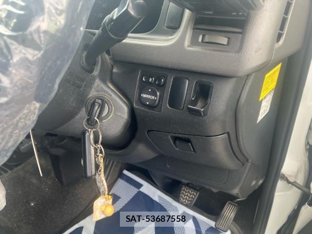 Toyota HIACE VAN 2012-09 8207798-15