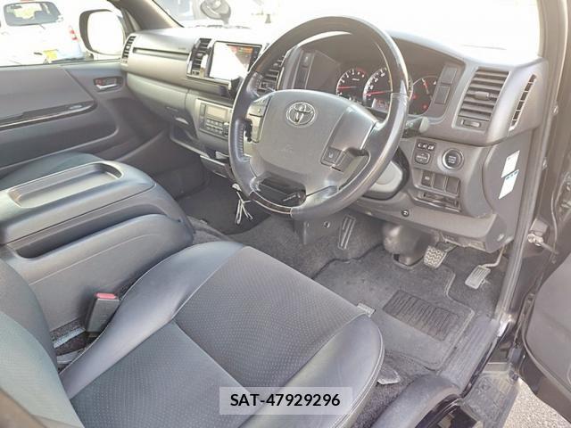 Toyota HIACE VAN 2019-08 8207792-17
