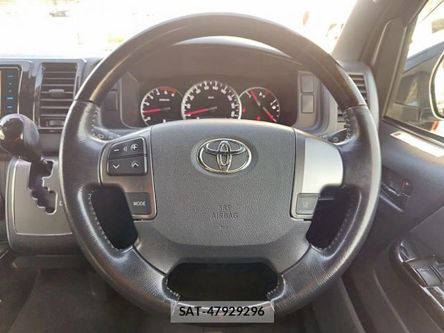 Toyota HIACE VAN 2019-08 8207792-19