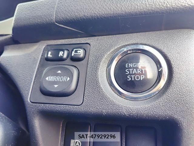 Toyota HIACE VAN 2019-08 8207792-21