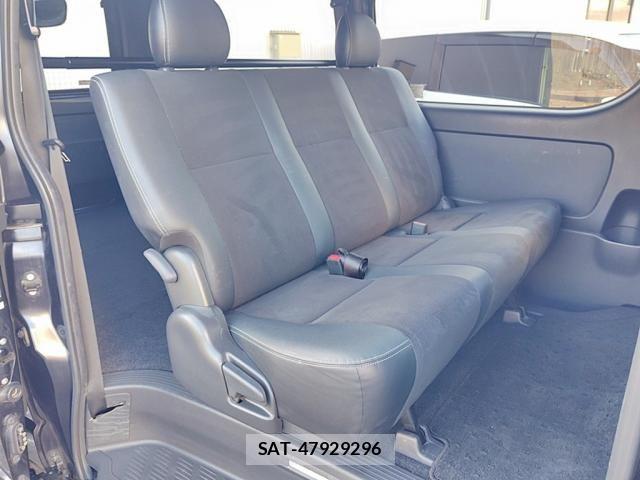 Toyota HIACE VAN 2019-08 8207792-27