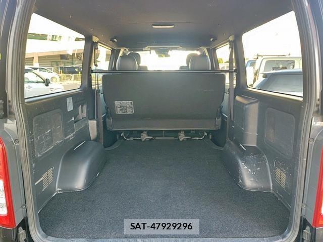 Toyota HIACE VAN 2019-08 8207792-28