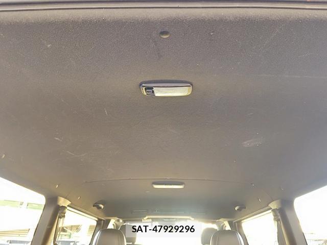 Toyota HIACE VAN 2019-08 8207792-29