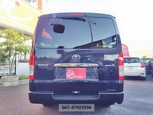 Toyota HIACE VAN 2019-08 8207792-4