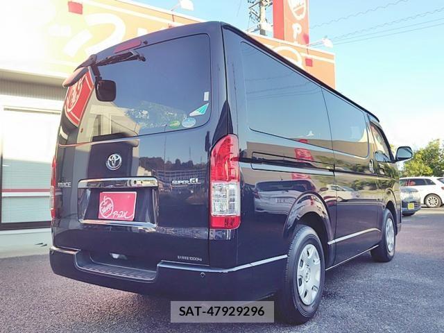 Toyota HIACE VAN 2019-08 8207792-5