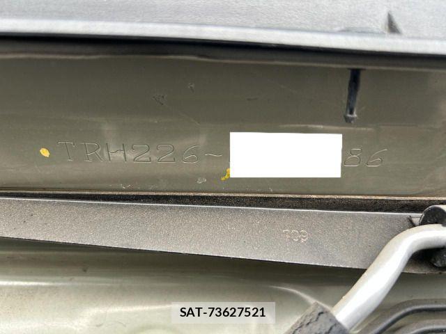 Toyota HIACE VAN 2012-01 8207793-15