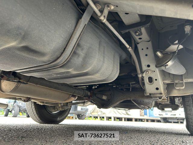 Toyota HIACE VAN 2012-01 8207793-16