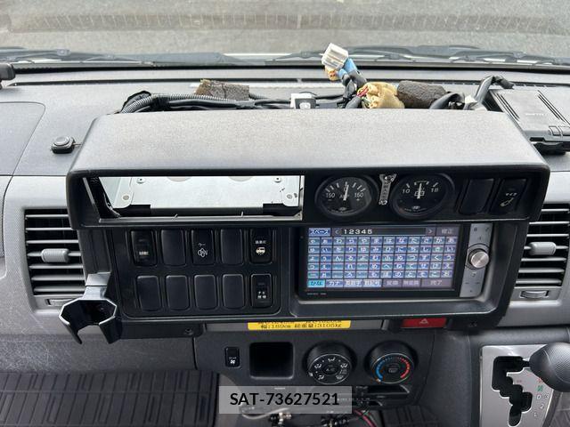Toyota HIACE VAN 2012-01 8207793-19
